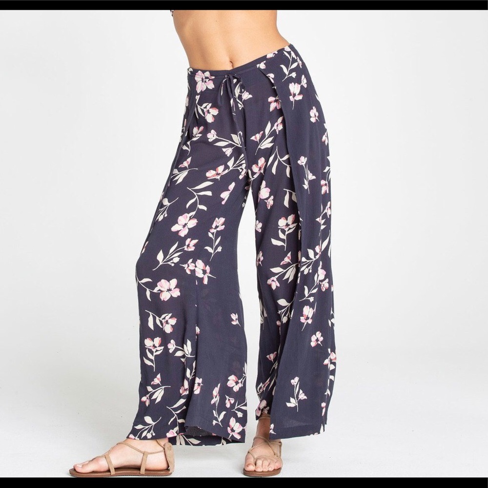 Billabong printed wrap pants